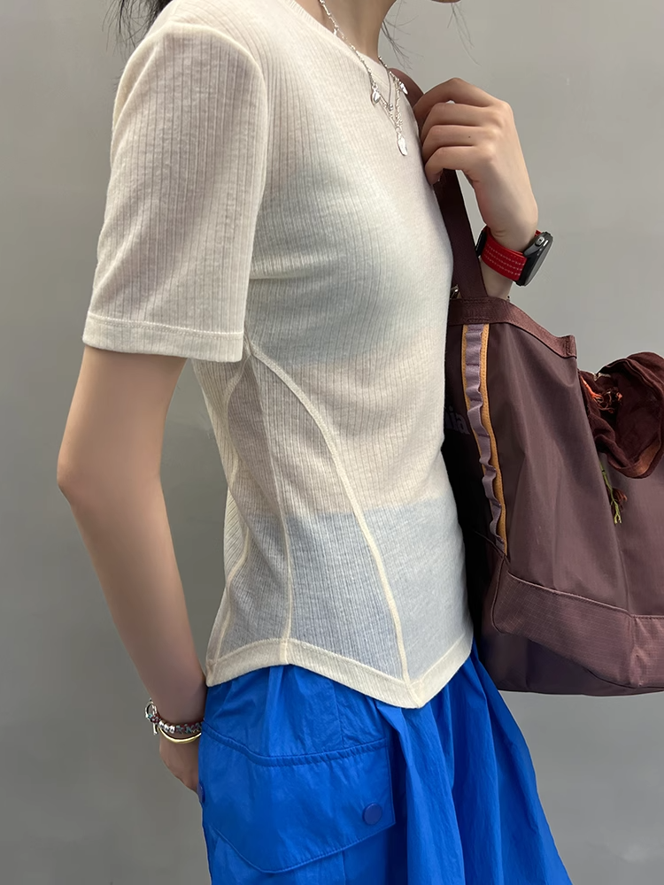 Slightly Transparent T-Shirt_BDHL7410