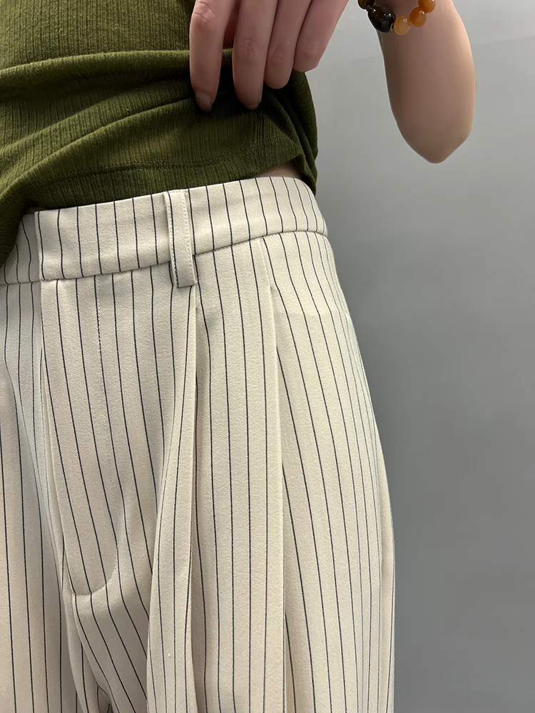 Striped Loose-Fitting Pants_BDHL7403