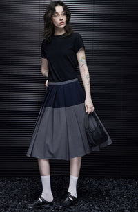 Grey Contrast Pleated Skirt_BDHL7043