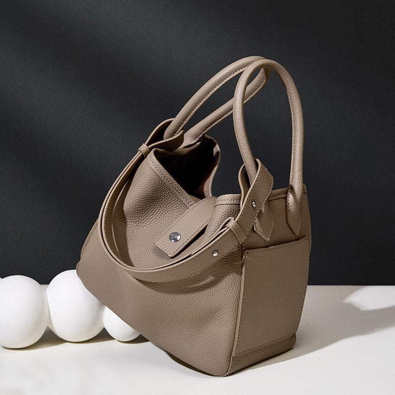 Grained Leather Bucket Handbag_BDHL8452