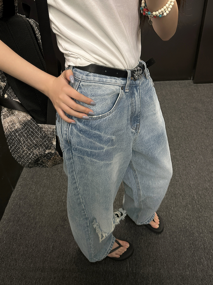 Pocket Embroidered Hole Jeans_BDHL7344