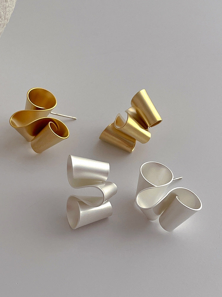 Twisted Irregular Pierced Earrings_BDHL7468
