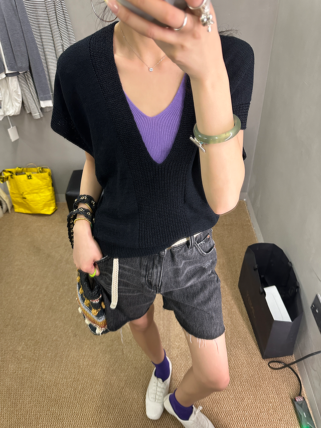 Deep V-Neck Knitted Vest_BDHL7253
