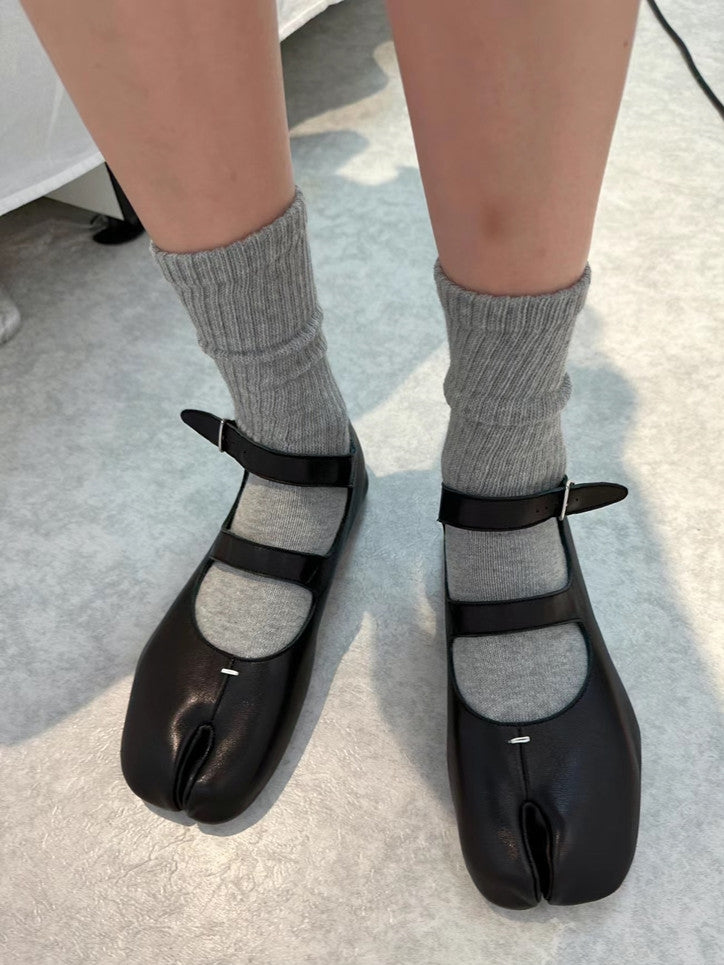 Split Toe Flat Shoes_BDHL7451