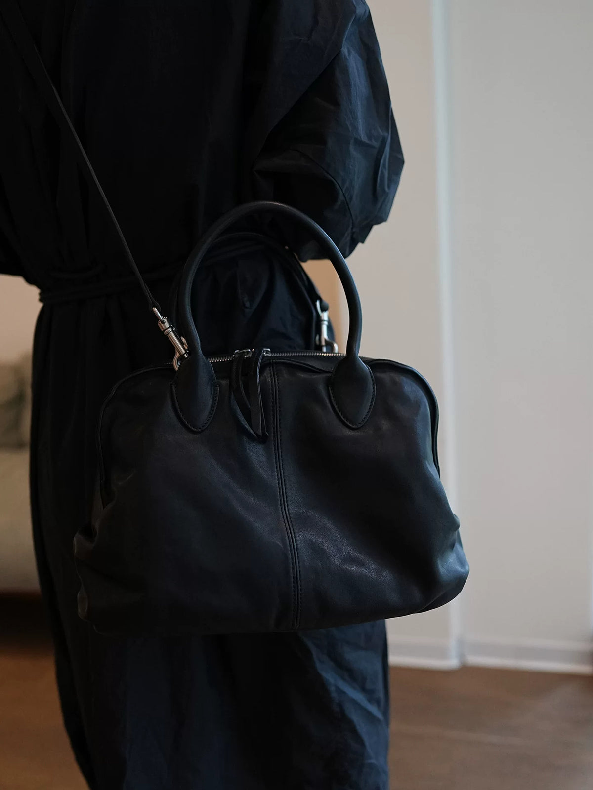 Vegetable Tanned Leather Commuter Tote_BDHL8432