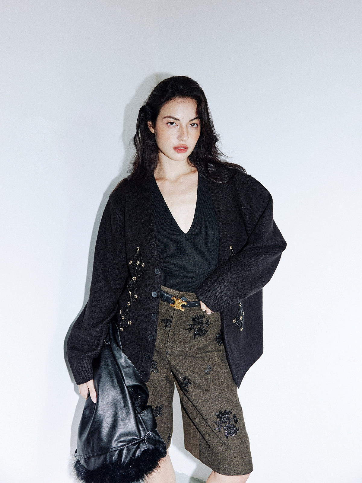 Beaded V-Neck Cardigan_BDHL8001