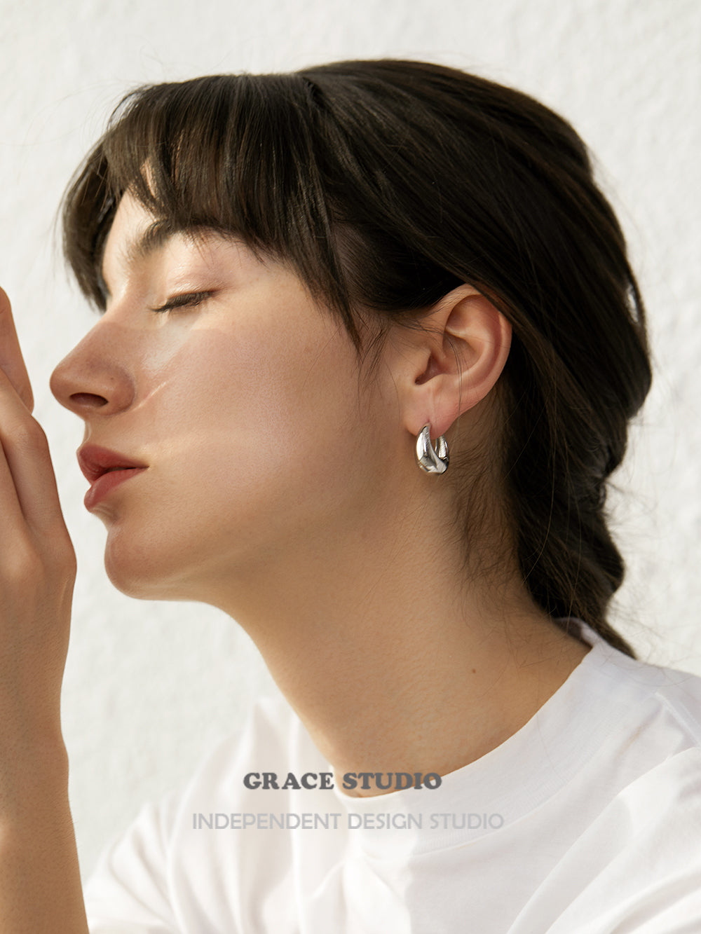 Glossy Dome-Shaped Hoop Pierced Earrings_BDHL7675