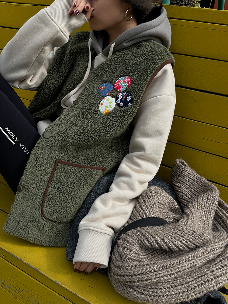 Flower Embroidered Thickened Gilet_BDHL6858