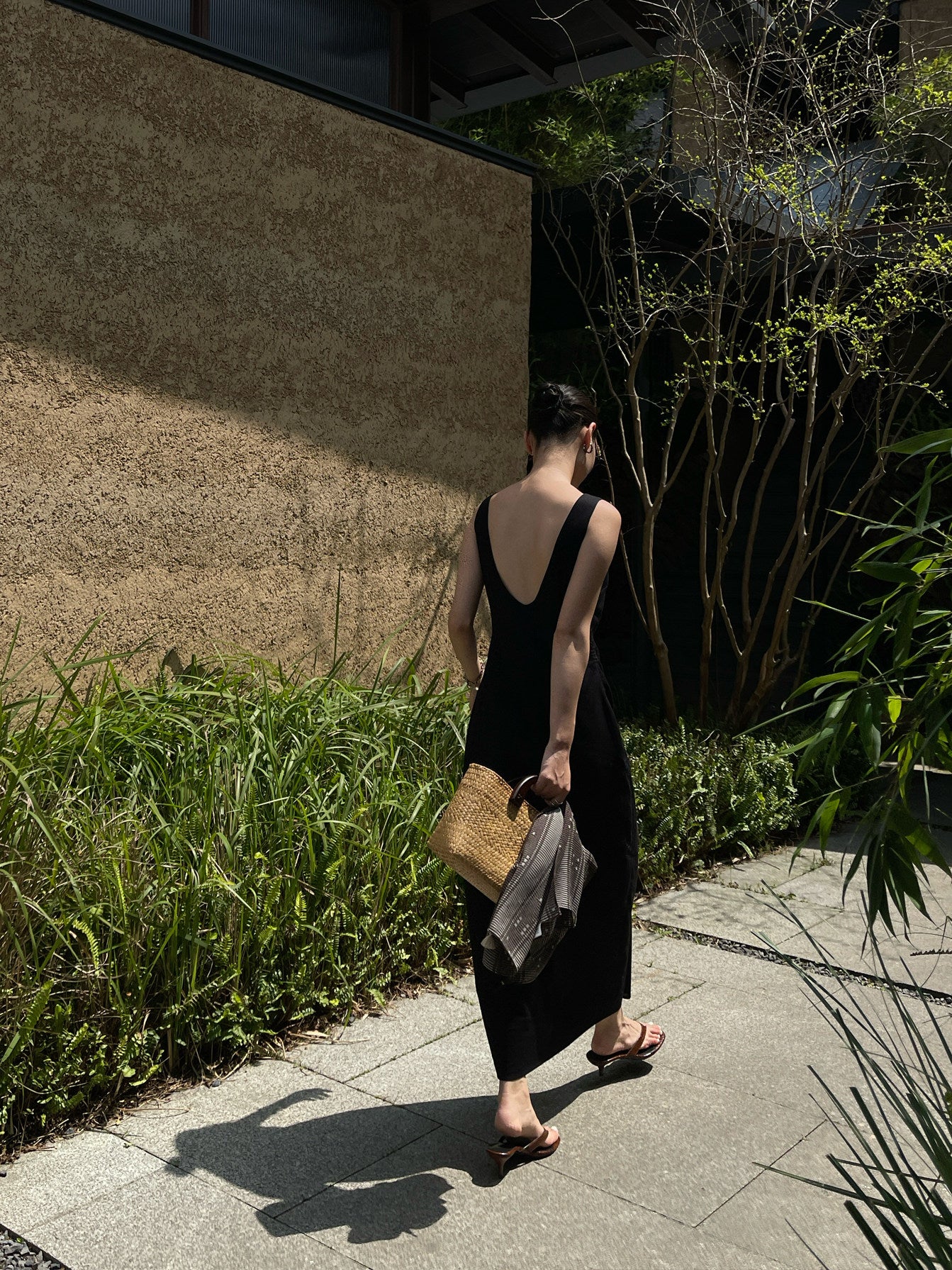 Deep V-Back Sleeveless Maxi Dress_BDHL8294