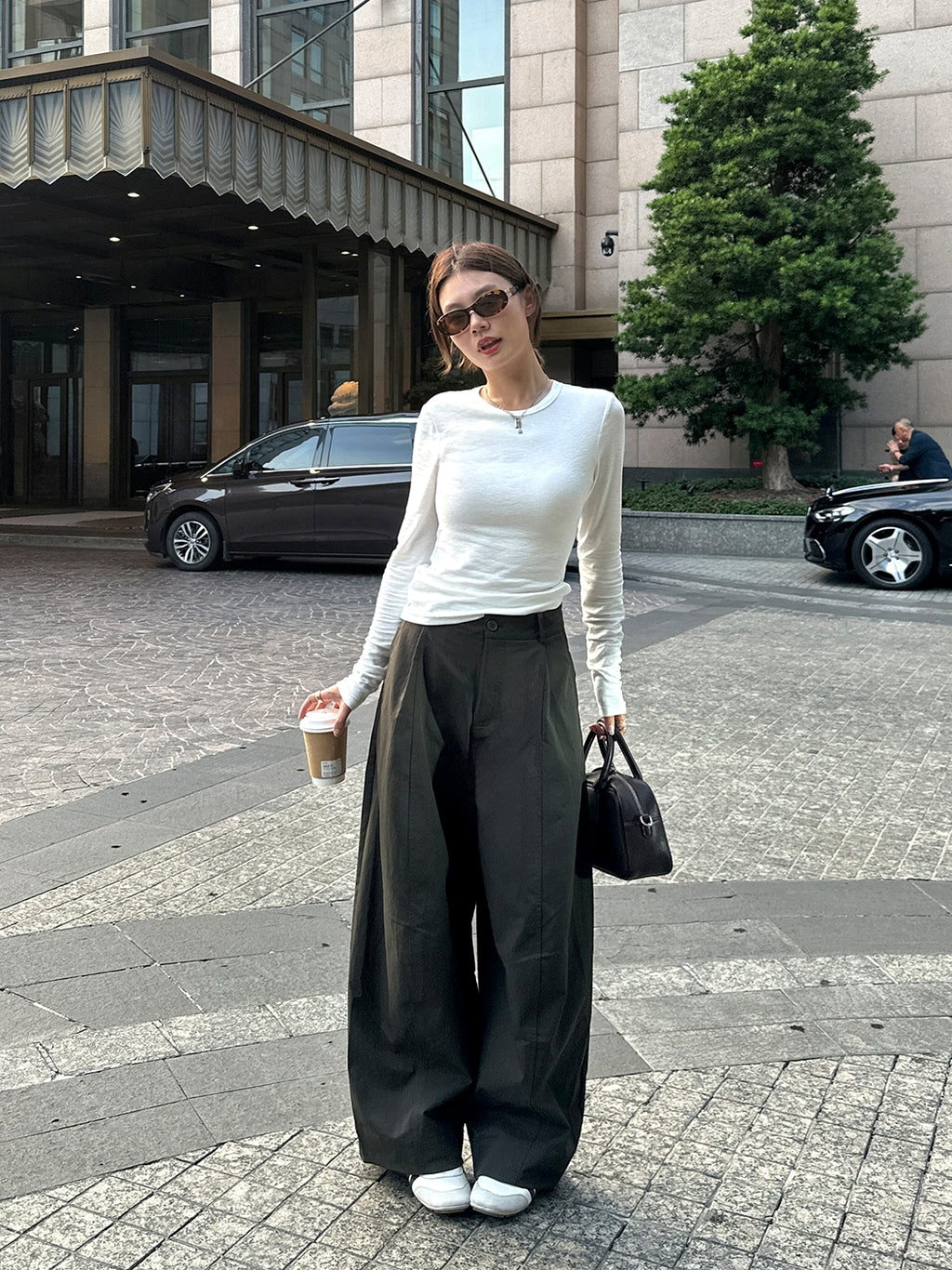 Wide Straight-Leg Pants_BDHL7925