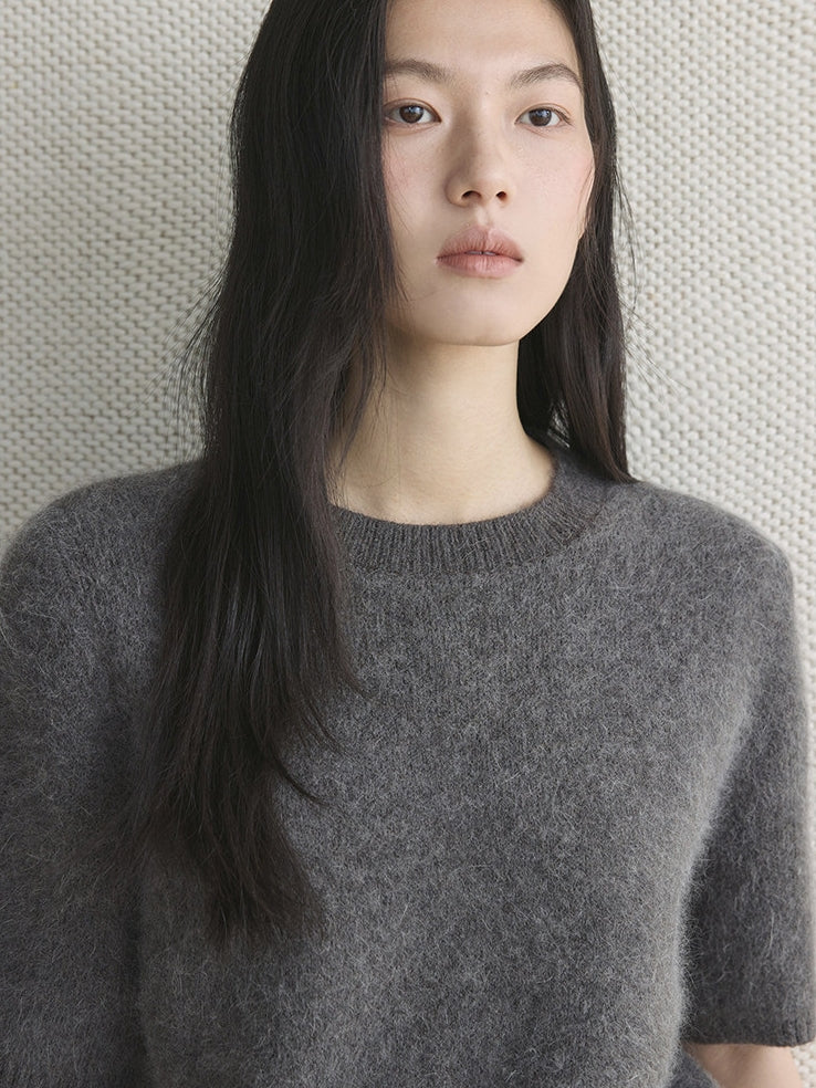 Simple Short-Sleeved Knit Tops_BDHL8149