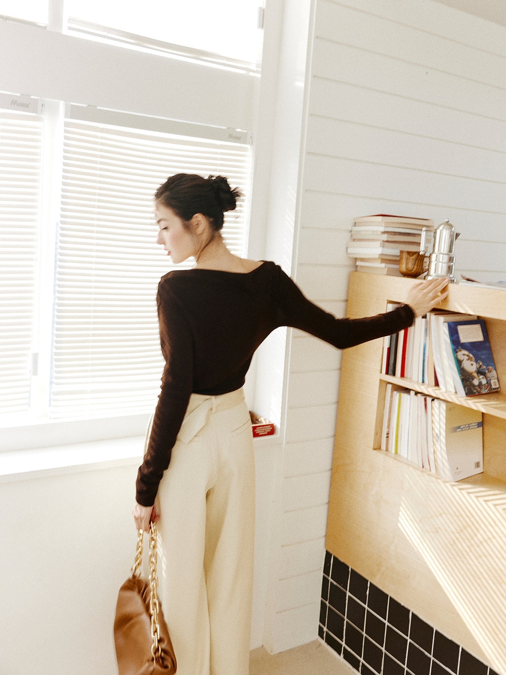 Wide-Belt White Suit Pants_BDHL7998