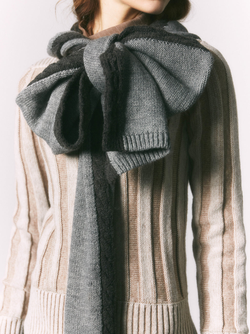 Contrast Color Hooded Scarf_BDHL6963