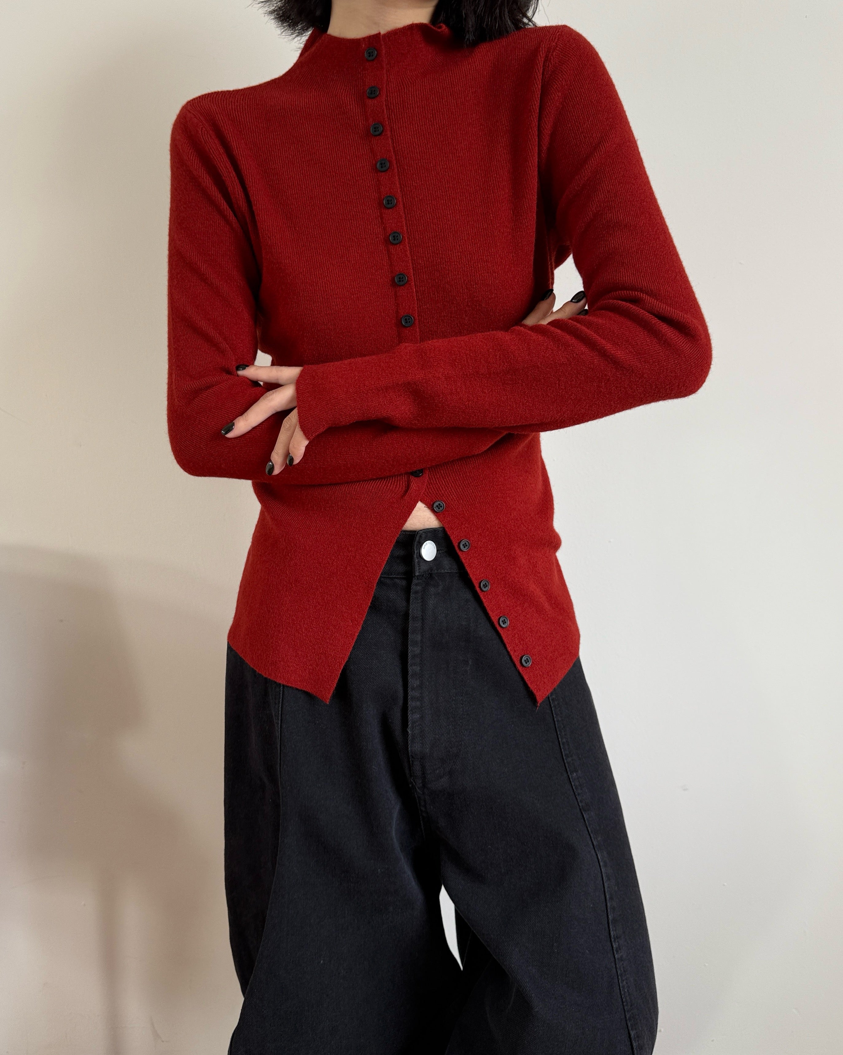 Front-Slit High-Neck Slim-Fit Tops_BDHL8025