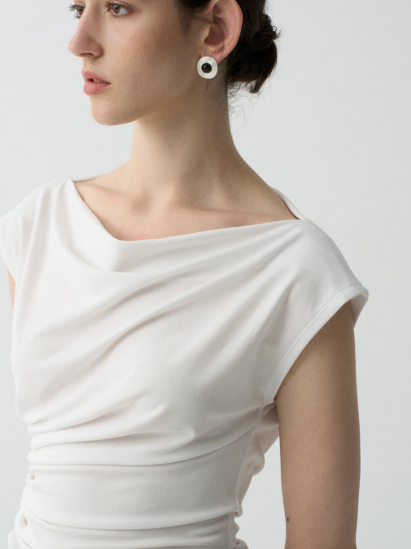 One-Shoulder Draped Tops_BDHL7625