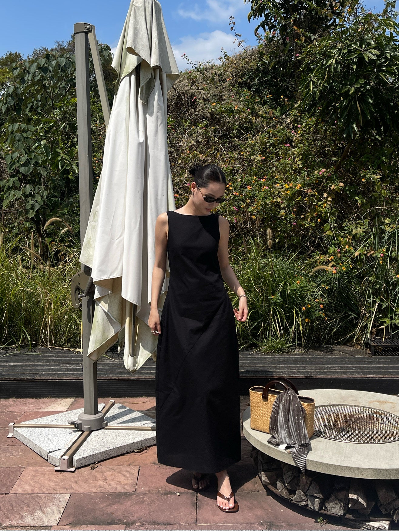 Deep V-Back Sleeveless Maxi Dress_BDHL8294