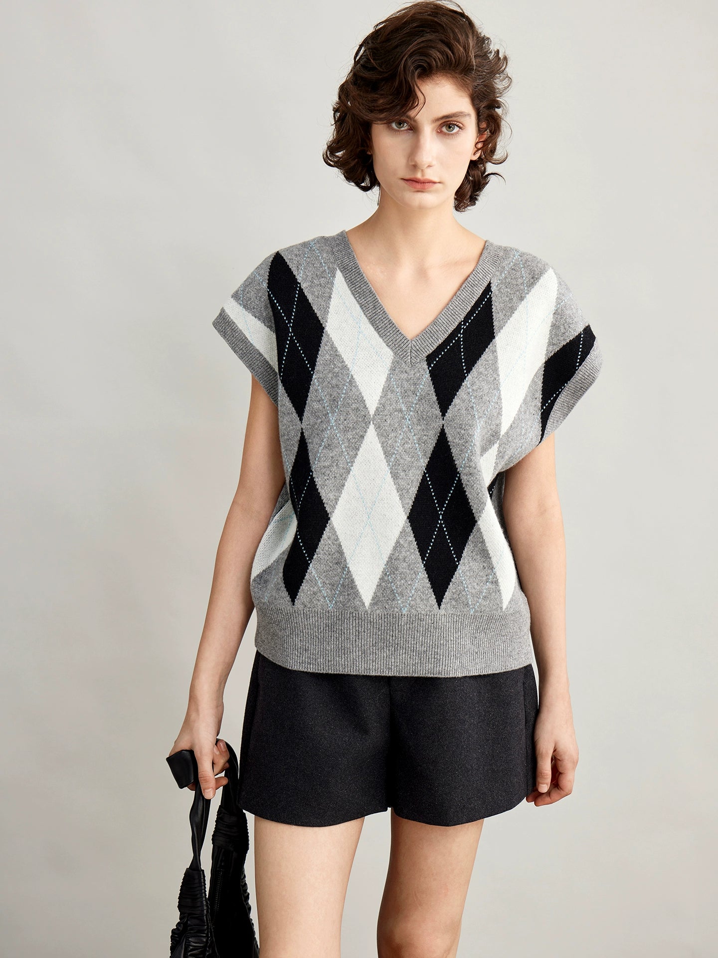 Diamond-Pattern Knitted Vest Or Cardigan_BDHL7995