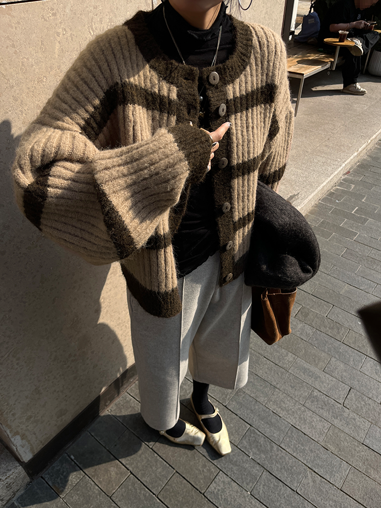 Thick Striped Knitted Cardigan_BDHL6800