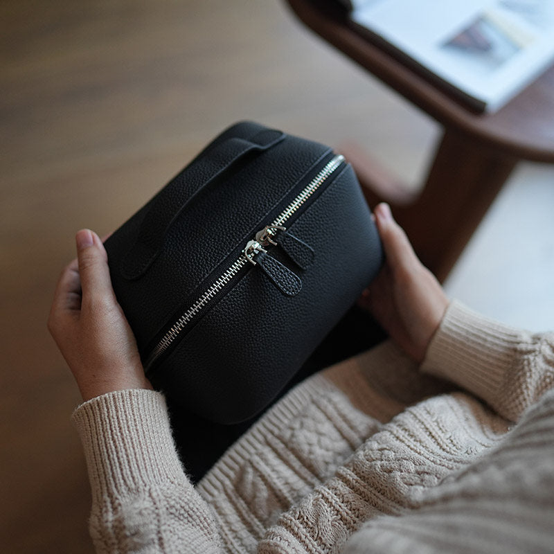 Natural Leather Cylindrical Cosmetic Travel Bag_BDHL8266