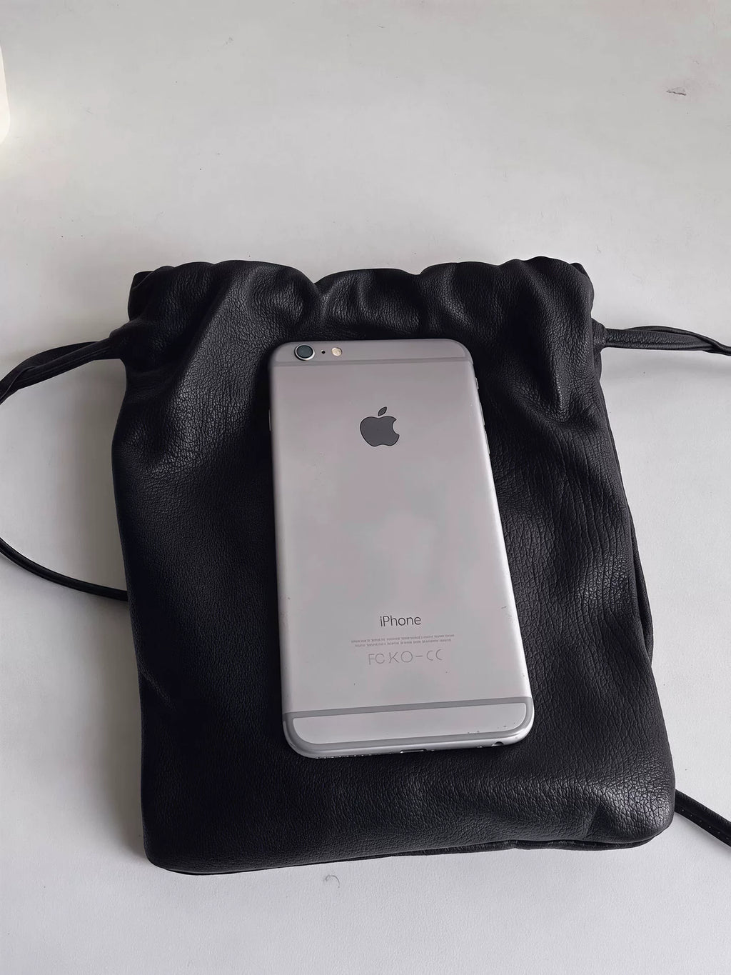 Soft Leather Drawstring Shoulder Bag_BDHL8419