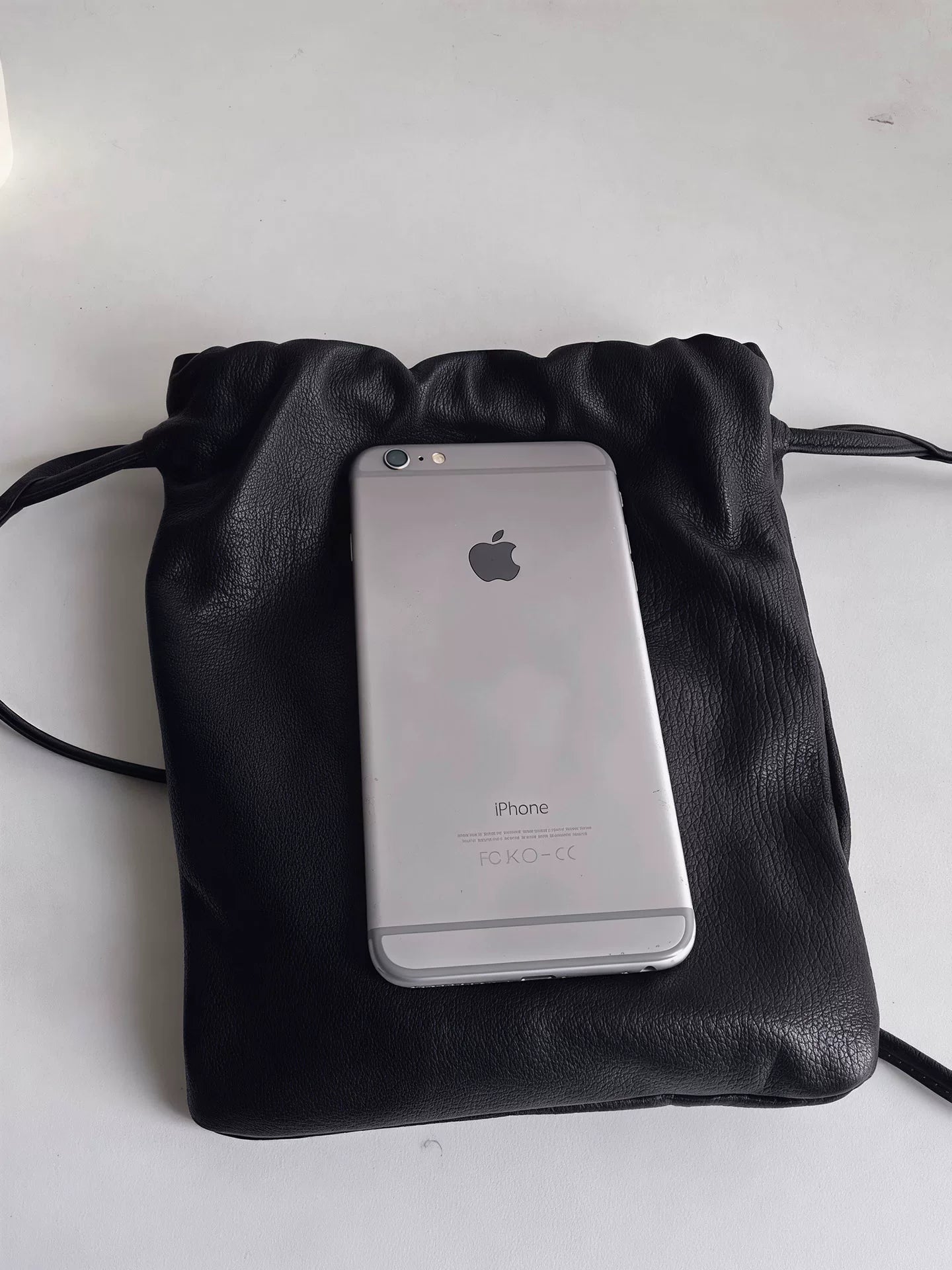 Soft Leather Drawstring Shoulder Bag_BDHL8419