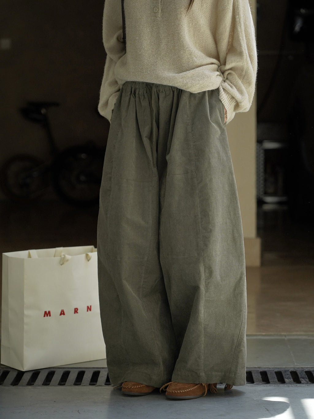 Corduroy Wide-Leg Pants_BDHL7772