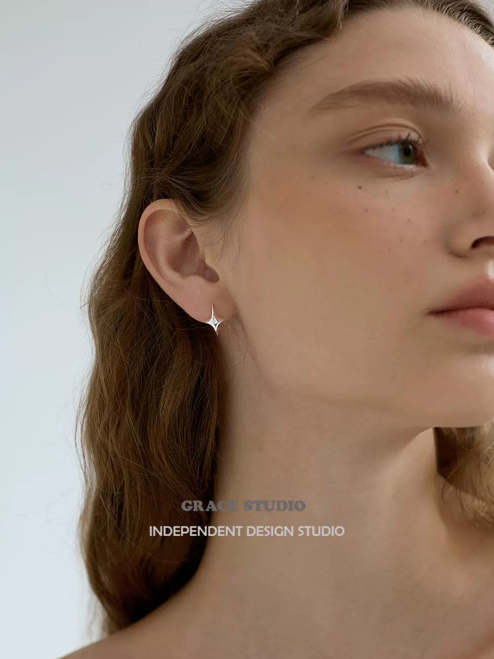 Polished Star Hoop Pierced Earrings_BDHL7673
