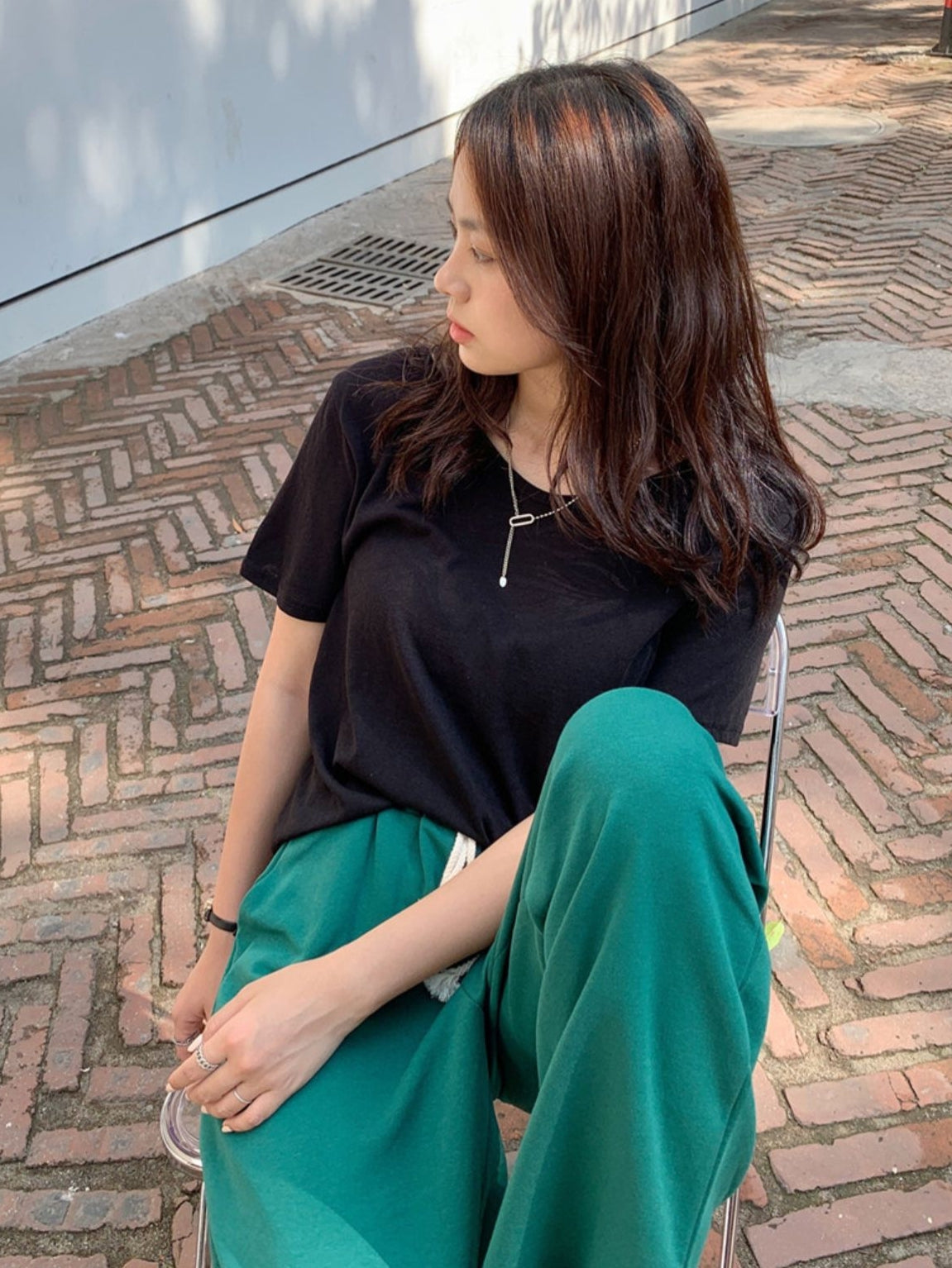 V-Neck Back Cross T-Shirt_BDHL7609