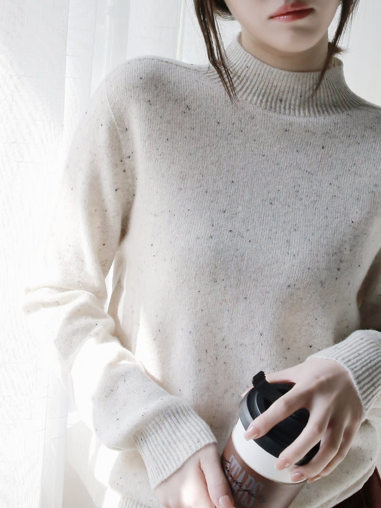 Polka-Dot Half-Turtleneck Knit_BDHL6876