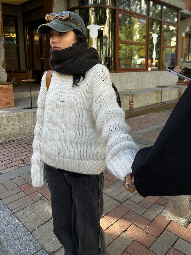 Half Turtleneck Loose Thick Knit_BDHL6732