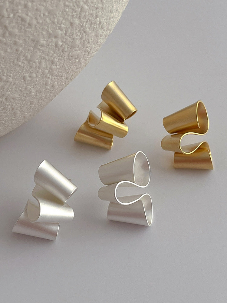 Twisted Irregular Pierced Earrings_BDHL7468