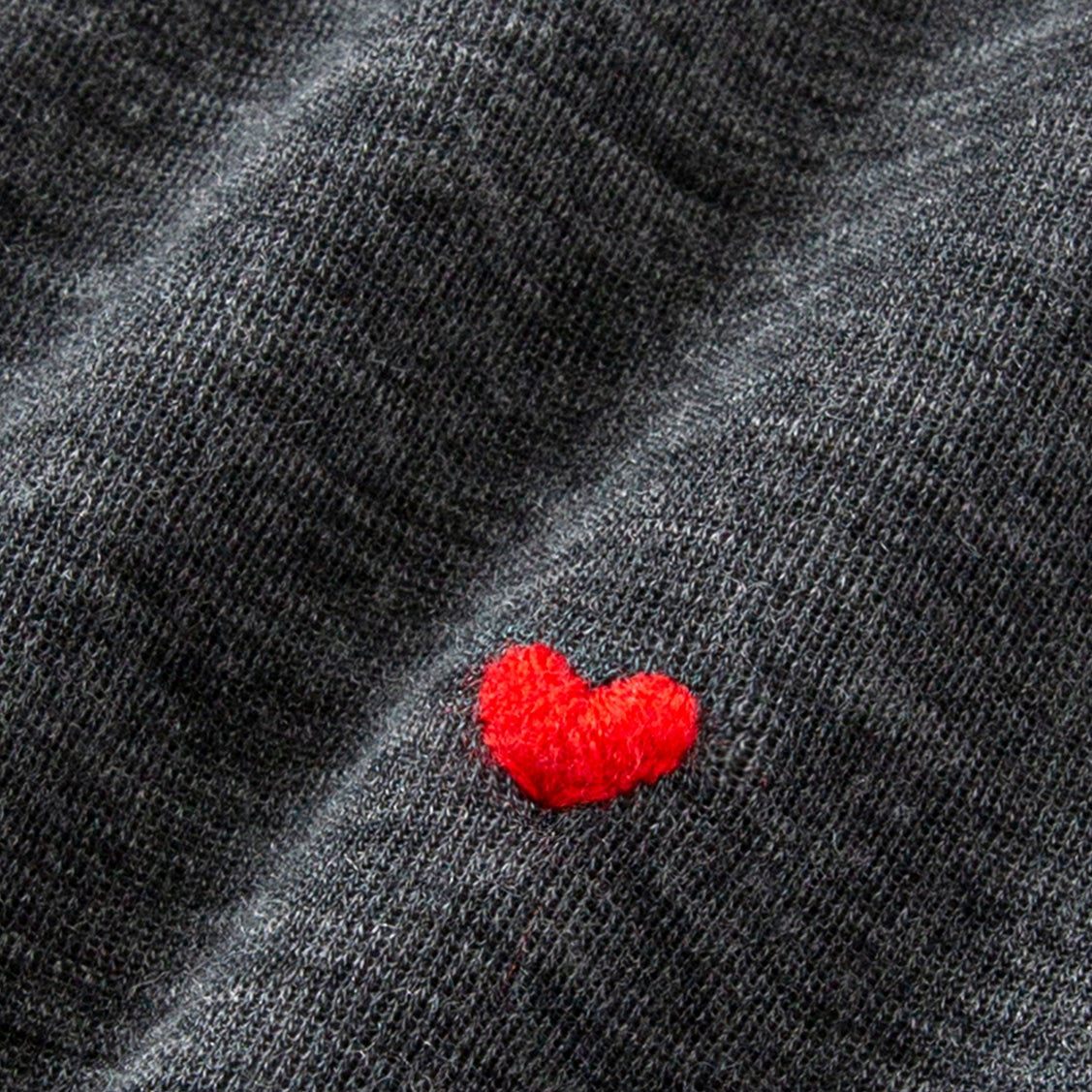 Heart Embroidery Slim Fit T-Shirt_BDHL7621
