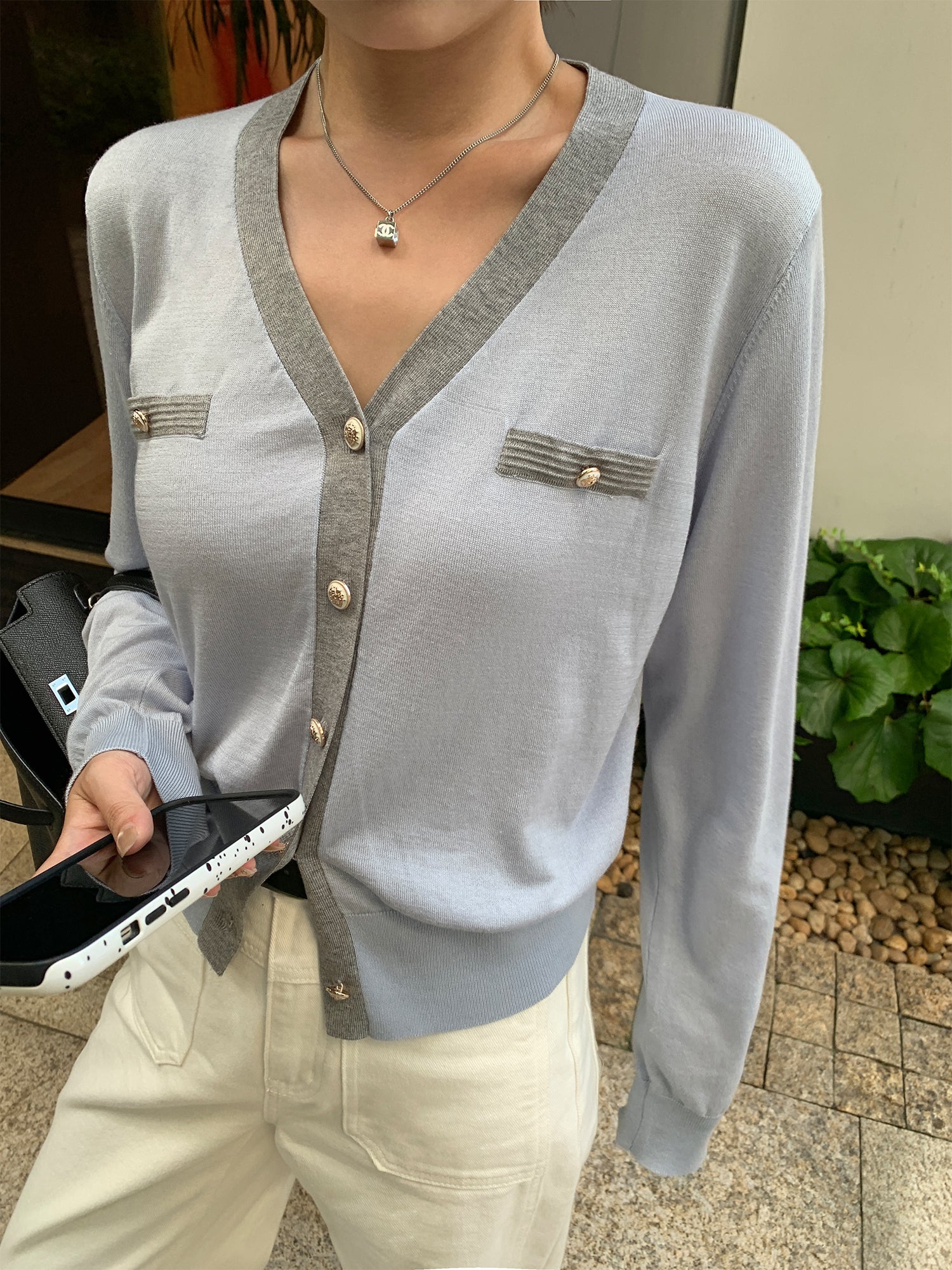 Contrast Color V-Neck Knit Cardigan_BDHL7617