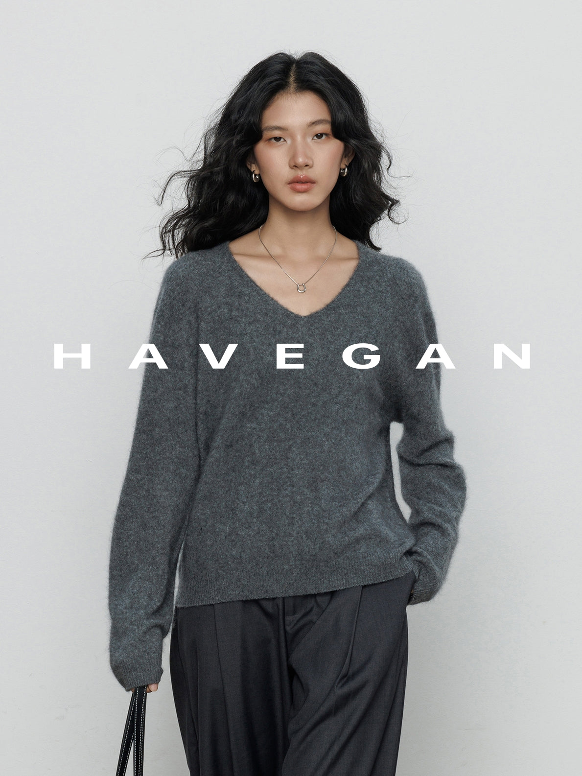 V-Neck Soft Knit Tops_BDHL7895