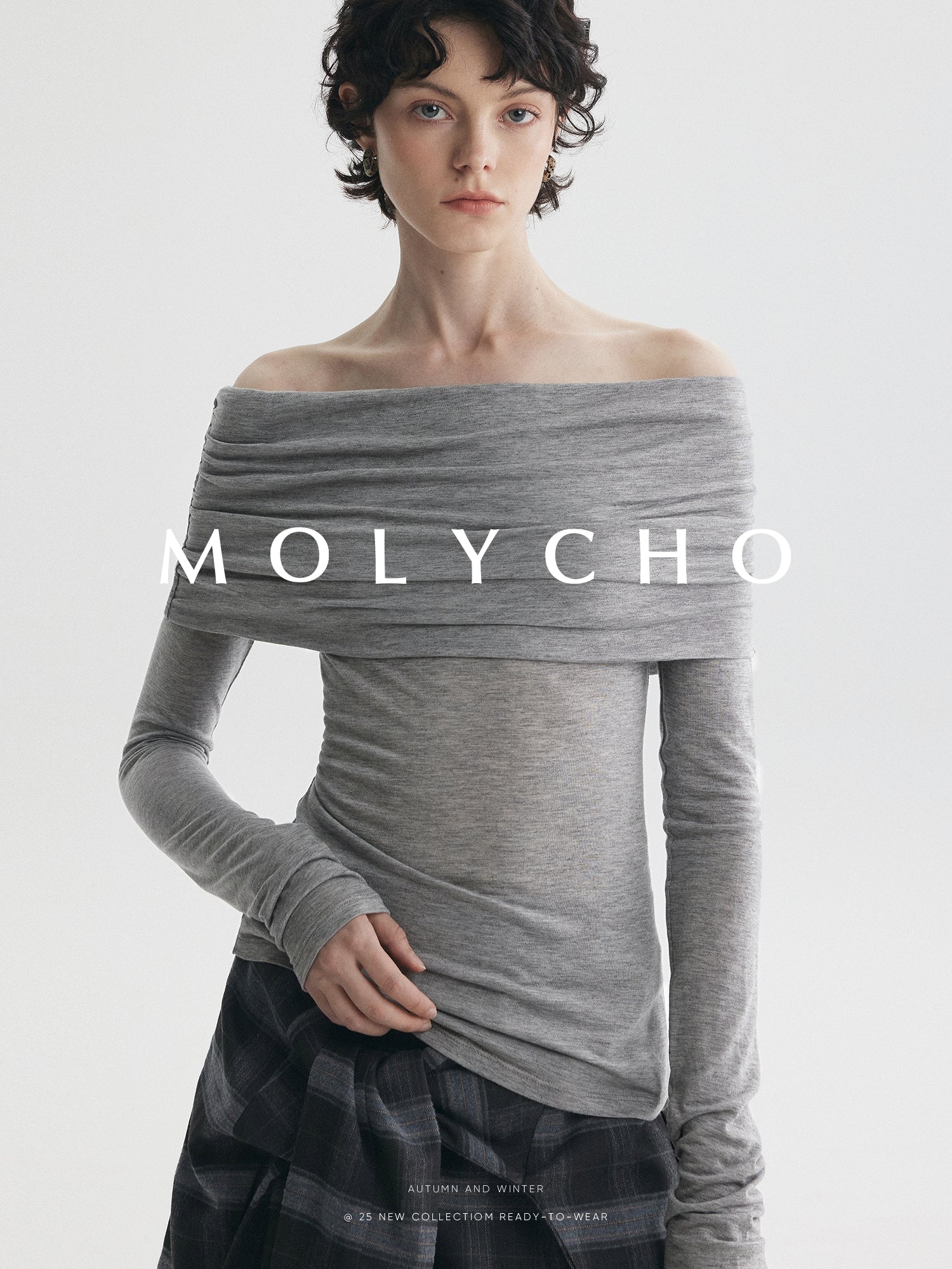Lightweight Off-Shoulder Pleated Tops_BDHL7727