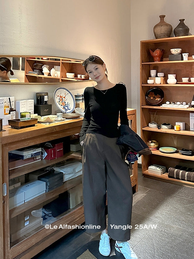 Round-Neck Stretch Slim-Fit Top_BDHL7845