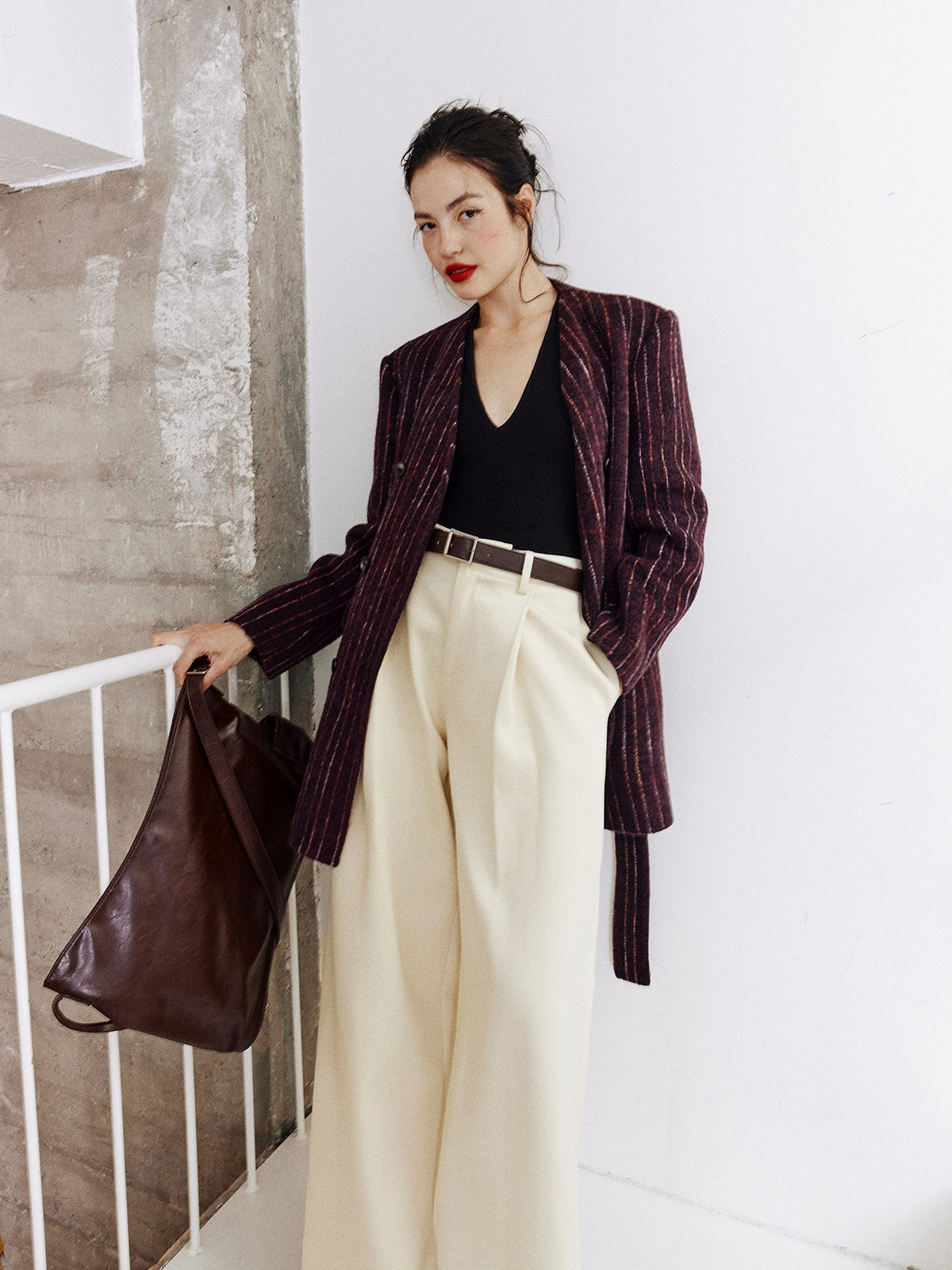 Wide-Belt White Suit Pants_BDHL7998