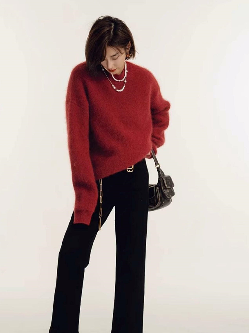 Fluffy Round Neck Sweater_BDHL6831