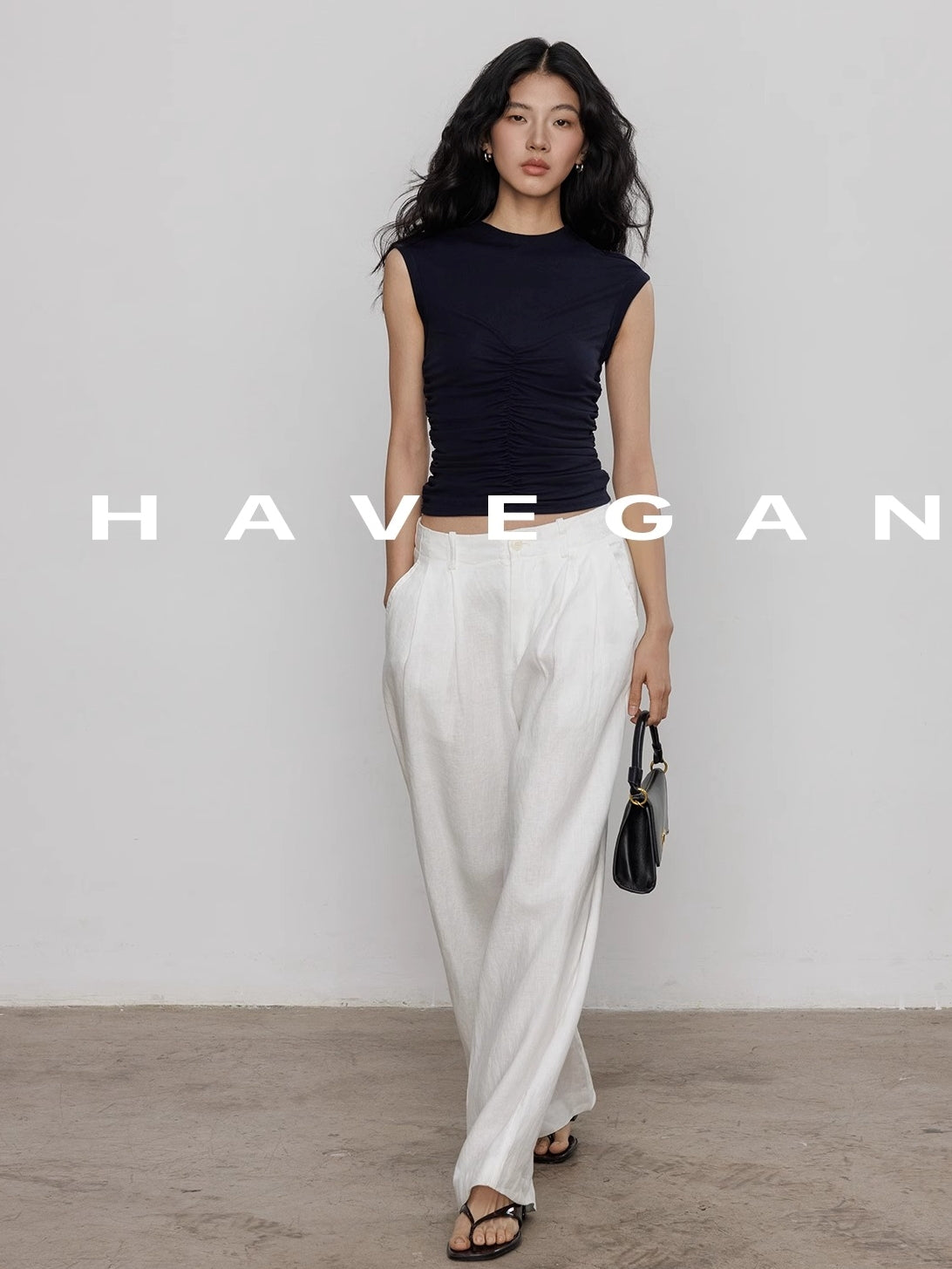 Short Vest Or Straight Pants_BDHL7382