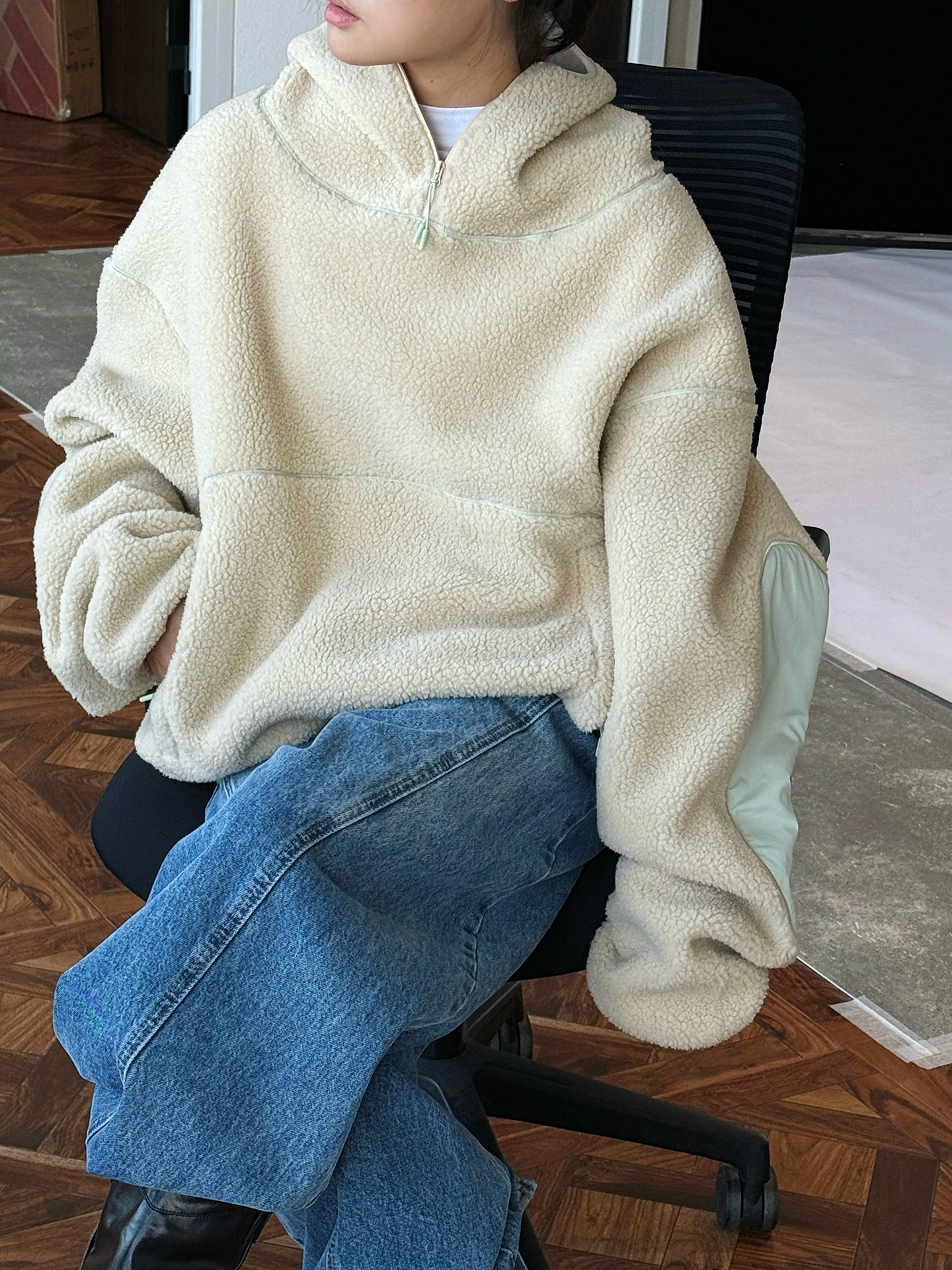 Thick Silhouette Hooded Fleece_BDHL7775