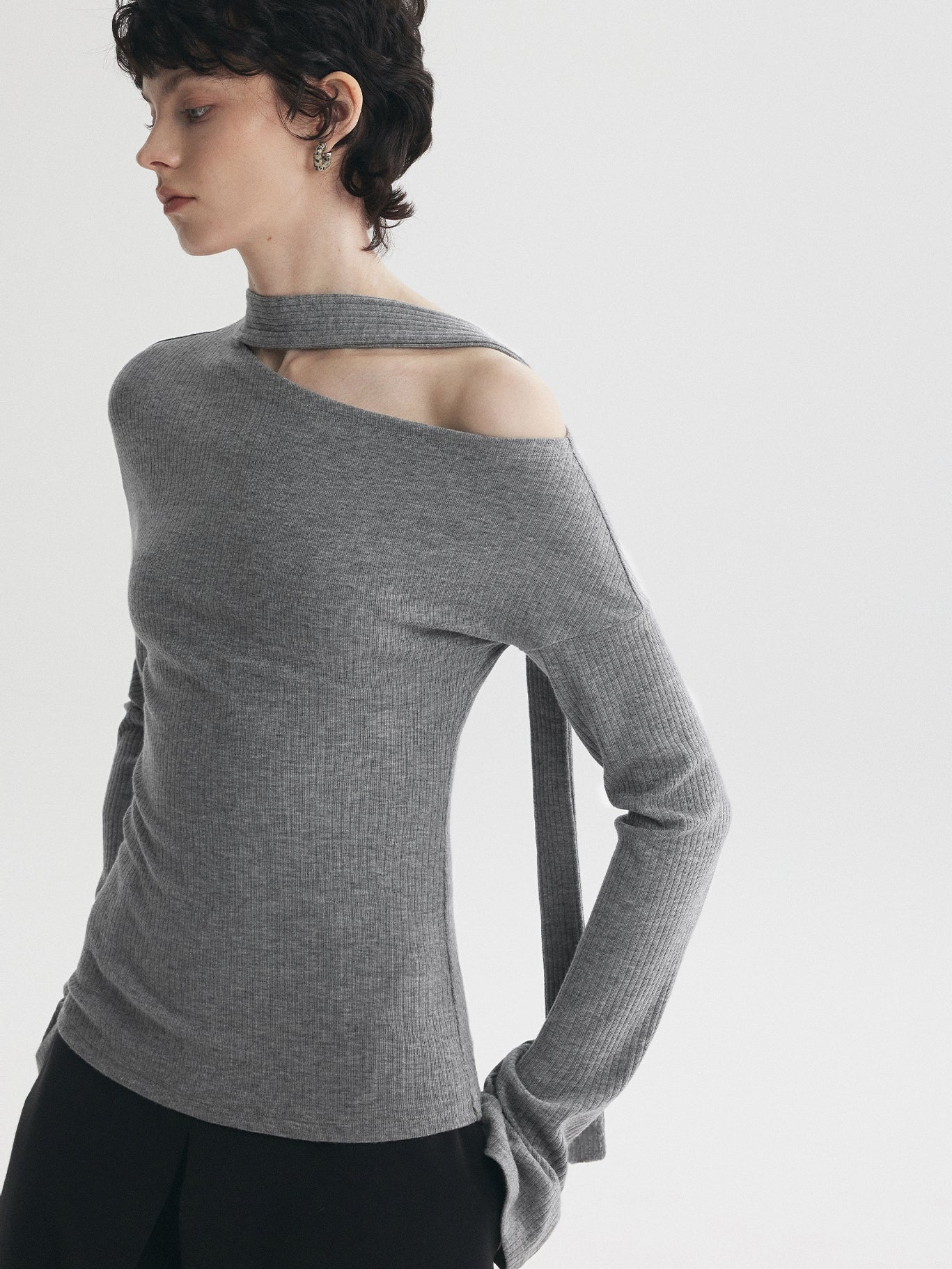 Ribbon-Tie Off-Shoulder Tops_BDHL7729