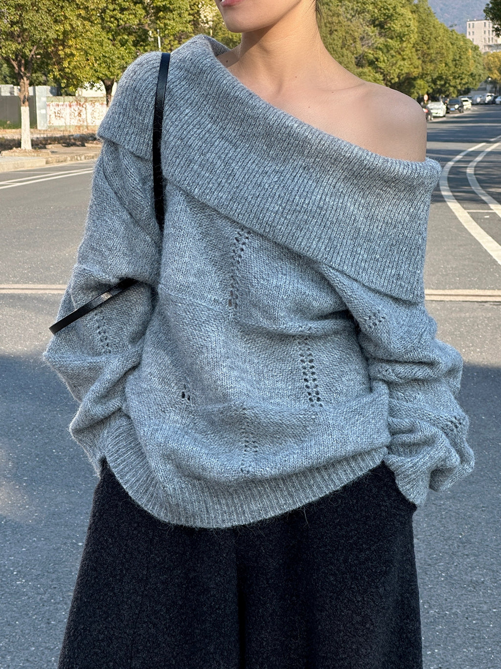 Off-The-Shoulder Knit Tops_BDHL8136