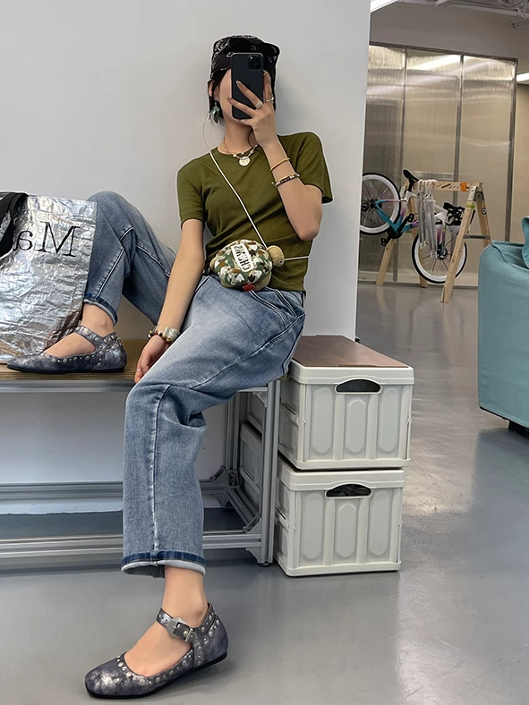 Slightly Transparent T-Shirt_BDHL7410