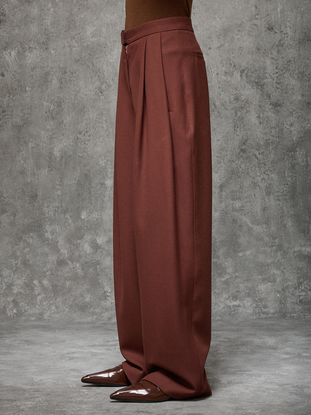 Pleated Wide-Leg Pants_BDHL8161