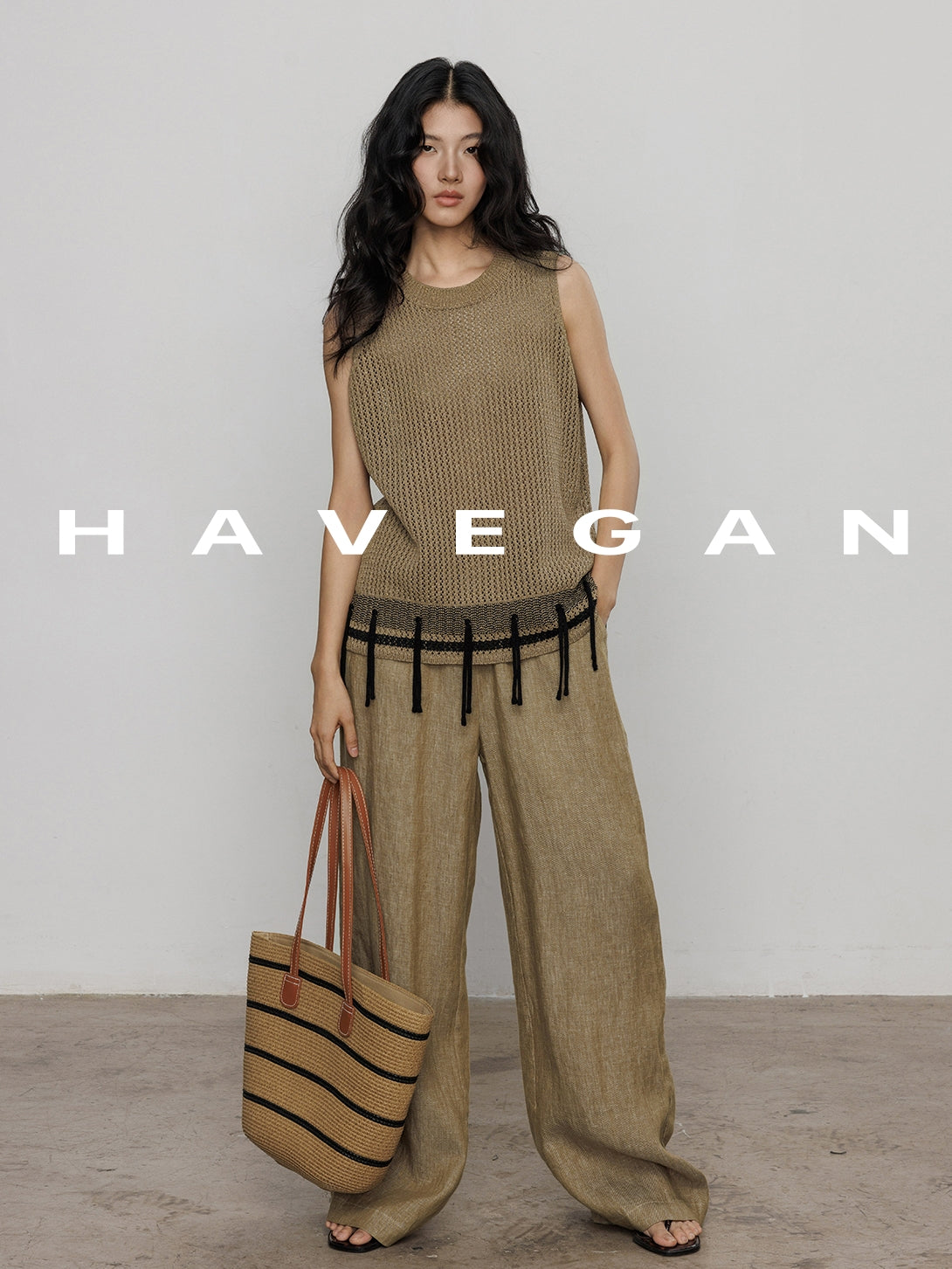 Round Neck Silk Knitted Vest_BDHL7400