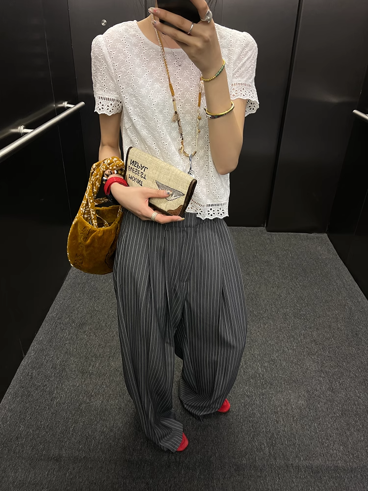 Striped Loose-Fitting Pants_BDHL7403
