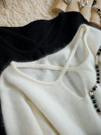 Cross-Neck Fluffy Sweater_BDHL6754