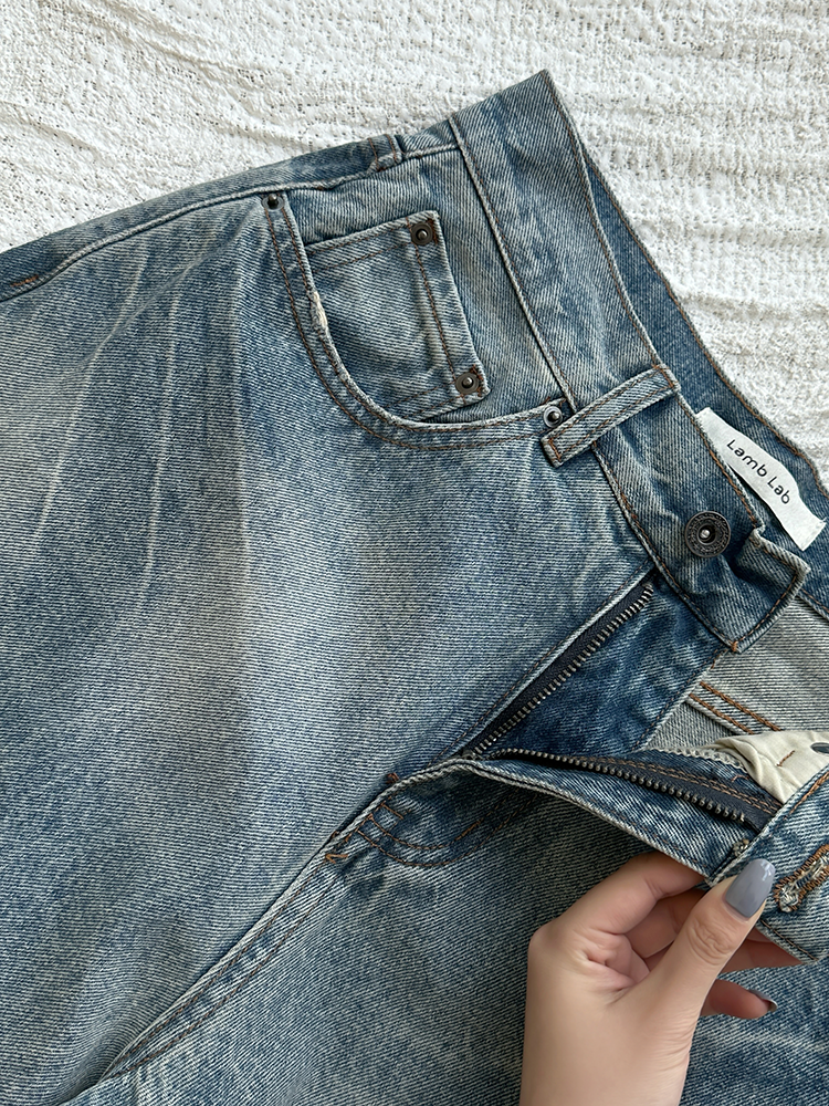 Pocket Embroidered Hole Jeans_BDHL7344