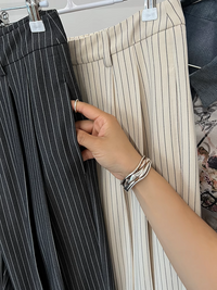 Striped Loose-Fitting Pants_BDHL7403