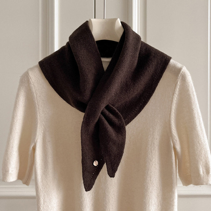 Wool Knit Triangle Scarf_BDHL8480